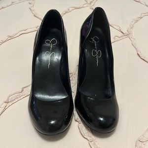 Jessica Simpson black pumps